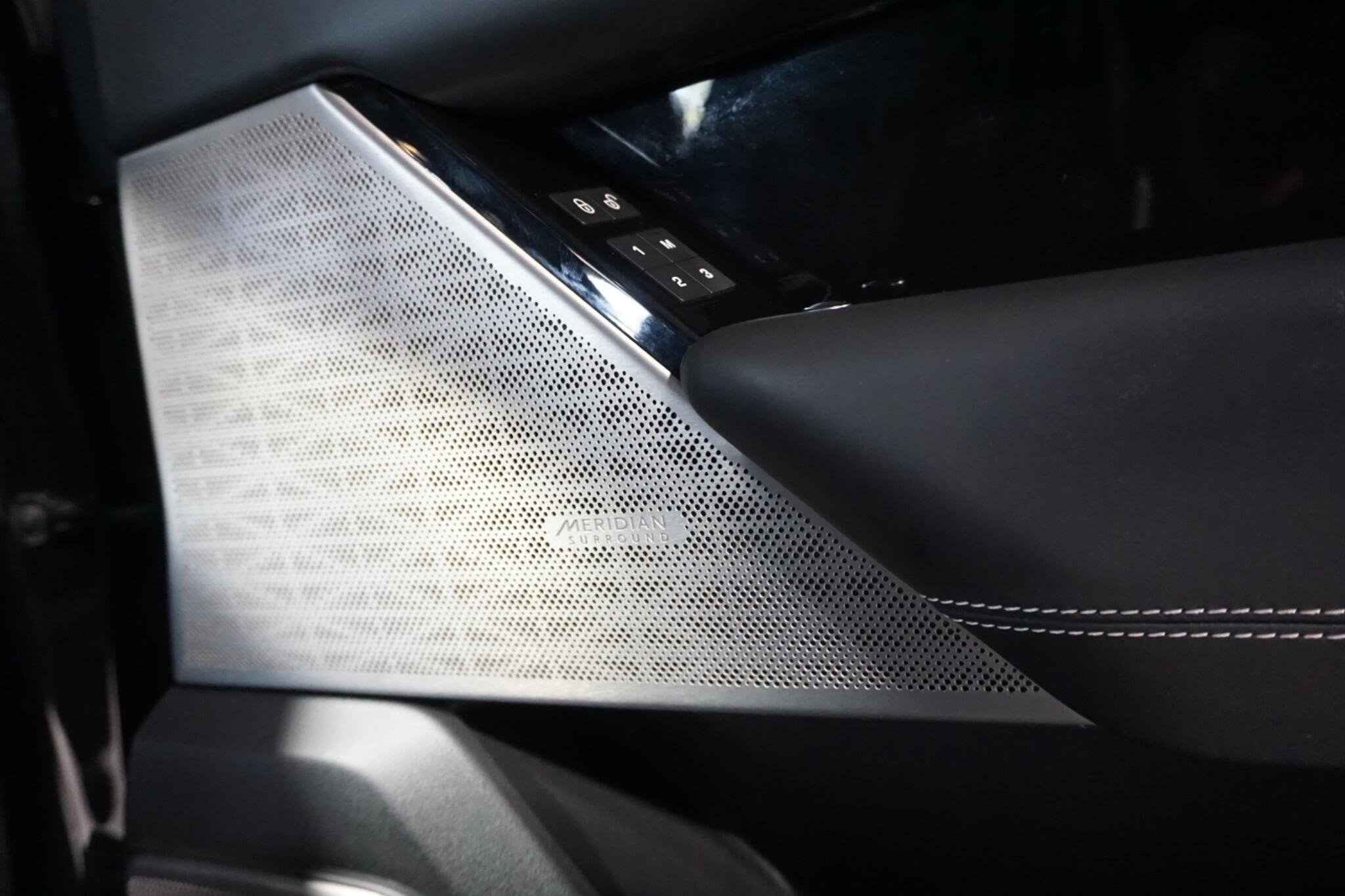 Land Rover Range Rover Velar 3.0 SD6 V6 R-Dynamic HSE SUV 5dr Diesel Auto 4WD Euro 6 (s/s) (300 ps)